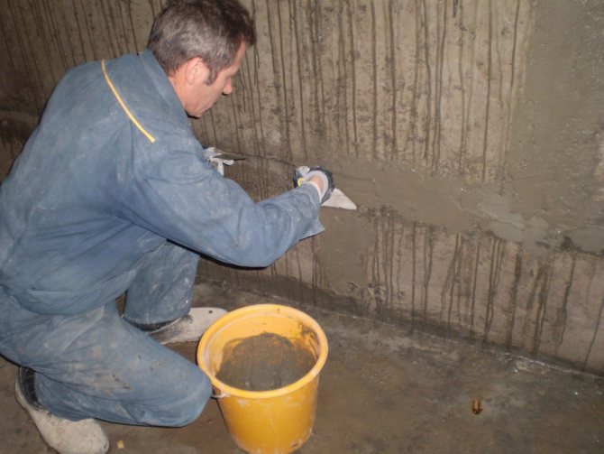 Cementmurbruk är också lämplig för tätning av fogar i källarrummet