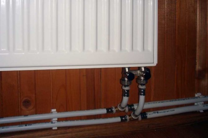 Pourquoi est-il dangereux de modifier l'assemblage d'entrée du radiateur de chauffage?
