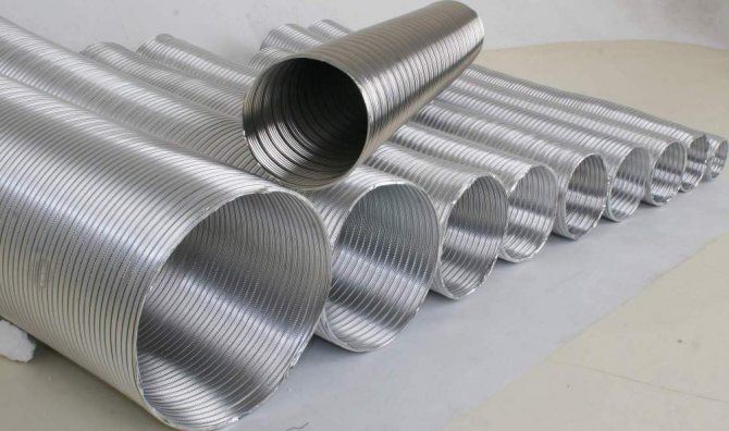 L'ondulation en aluminium résistant à la chaleur peut être installée à la fois dans les maisons privées et dans les installations industrielles
