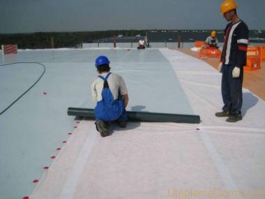 Sådan fastgøres PVC-vandtætning til taget
