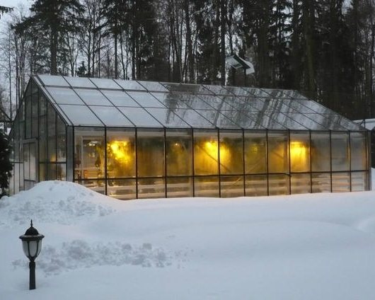 Hur man ger värme för växthuset på vintern med egna händer