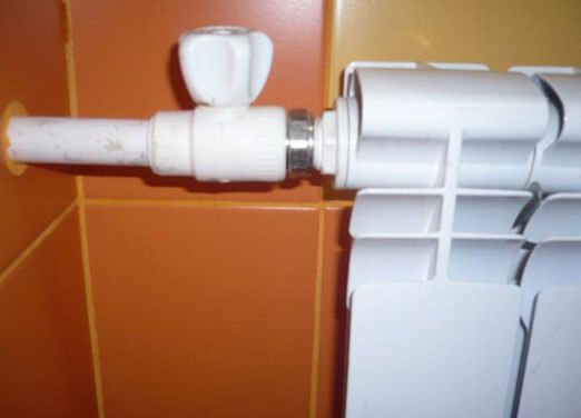 Comment choisir et installer un robinet pour un radiateur d'un système de chauffage