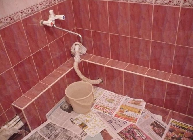 Comment cacher les tuyaux dans la salle de bain