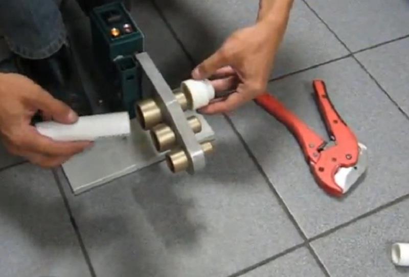 Comment installer un chauffage par le sol à partir de tuyaux en polypropylène