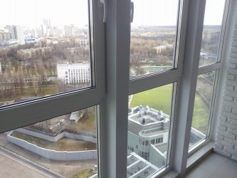 Comment isoler les fenêtres en aluminium sur le balcon?
