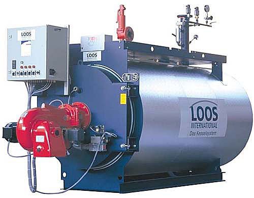 تستخدم غلايات تسخين النفايات حرارة غازات مداخن العادم ، وهي منتج ثانوي للإنتاج ، لتوليد الطاقة.
