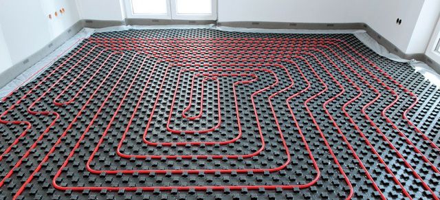 La longueur maximale du circuit de chauffage par le sol est de 16 tuyaux: nous déterminons la longueur du circuit pour un plancher chauffé à l'eau