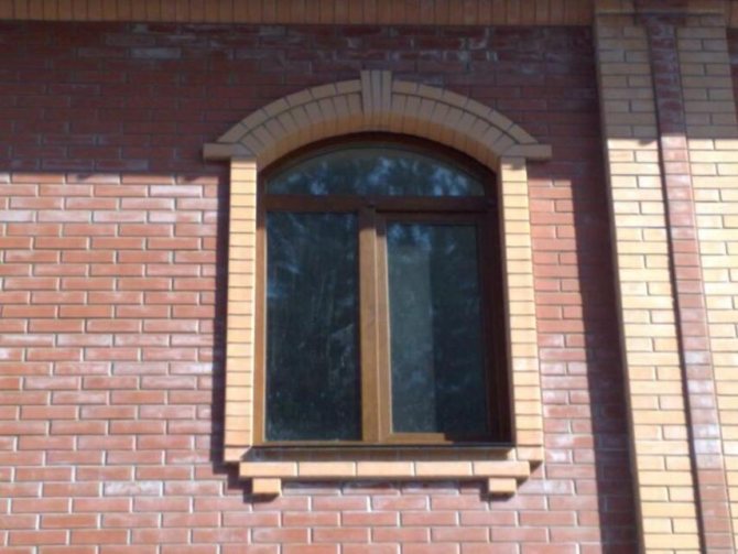 Face aux fenêtres avec des briques - options, étapes de mise en œuvre, instructions, conseils de maçons
