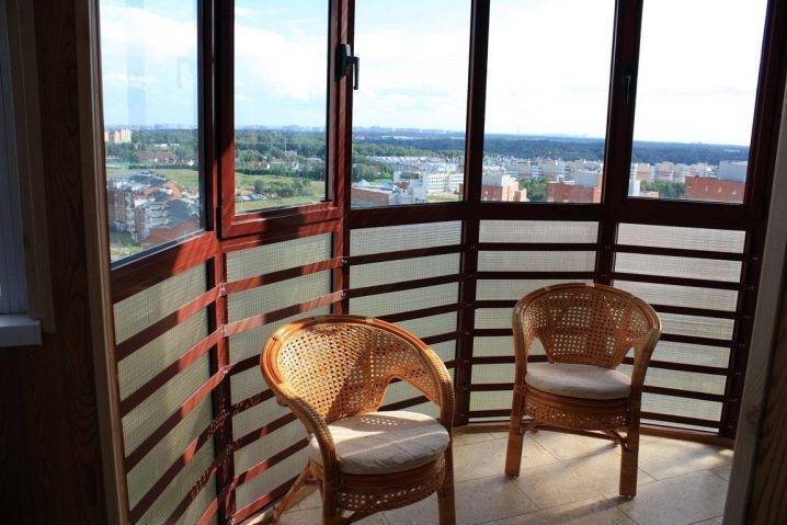 Panoramaglass på en balkong: typer og funksjoner av teknologi