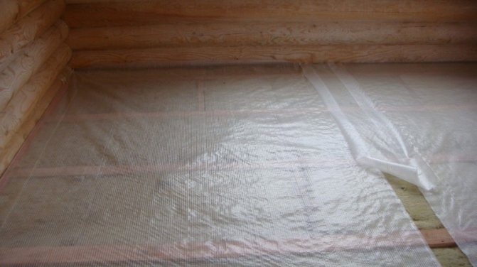 Pare-vapeur pour le sol dans une maison en bois: procédure d'installation
