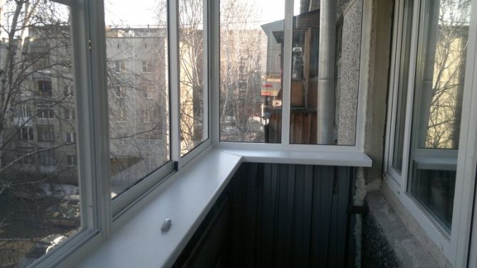 Pourquoi cela n'a aucun sens d'isoler un balcon avec du vitrage à froid