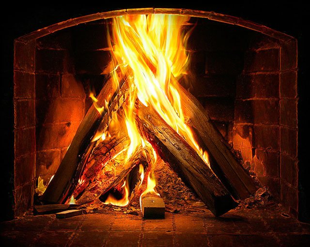 temperatura ng pagkasunog sa fireplace