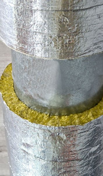 cylindre isolant sur le tuyau