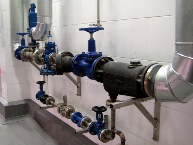 Installation d'une vanne dans un système d'alimentation en eau
