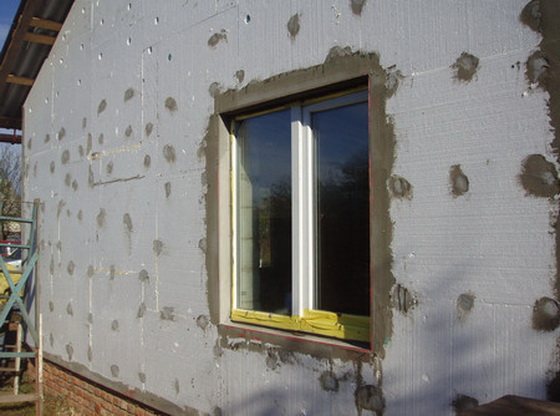 Isolation de la maison à l'extérieur avec de la mousse - avis sur l'isolation des murs en blocs de mousse et en blocs de béton d'argile expansée 2