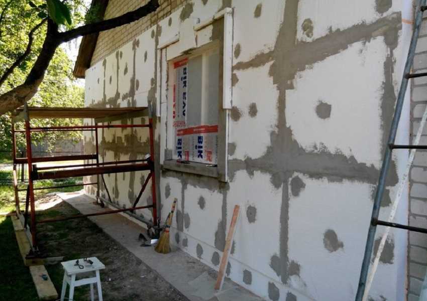 Isolation des murs de briques de l'extérieur - Joints de mastic