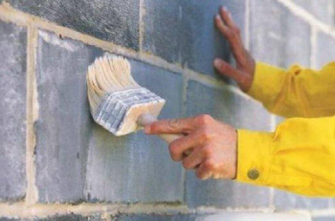 A falak hőszigetelése kívül polisztirollal = A falak alapozása